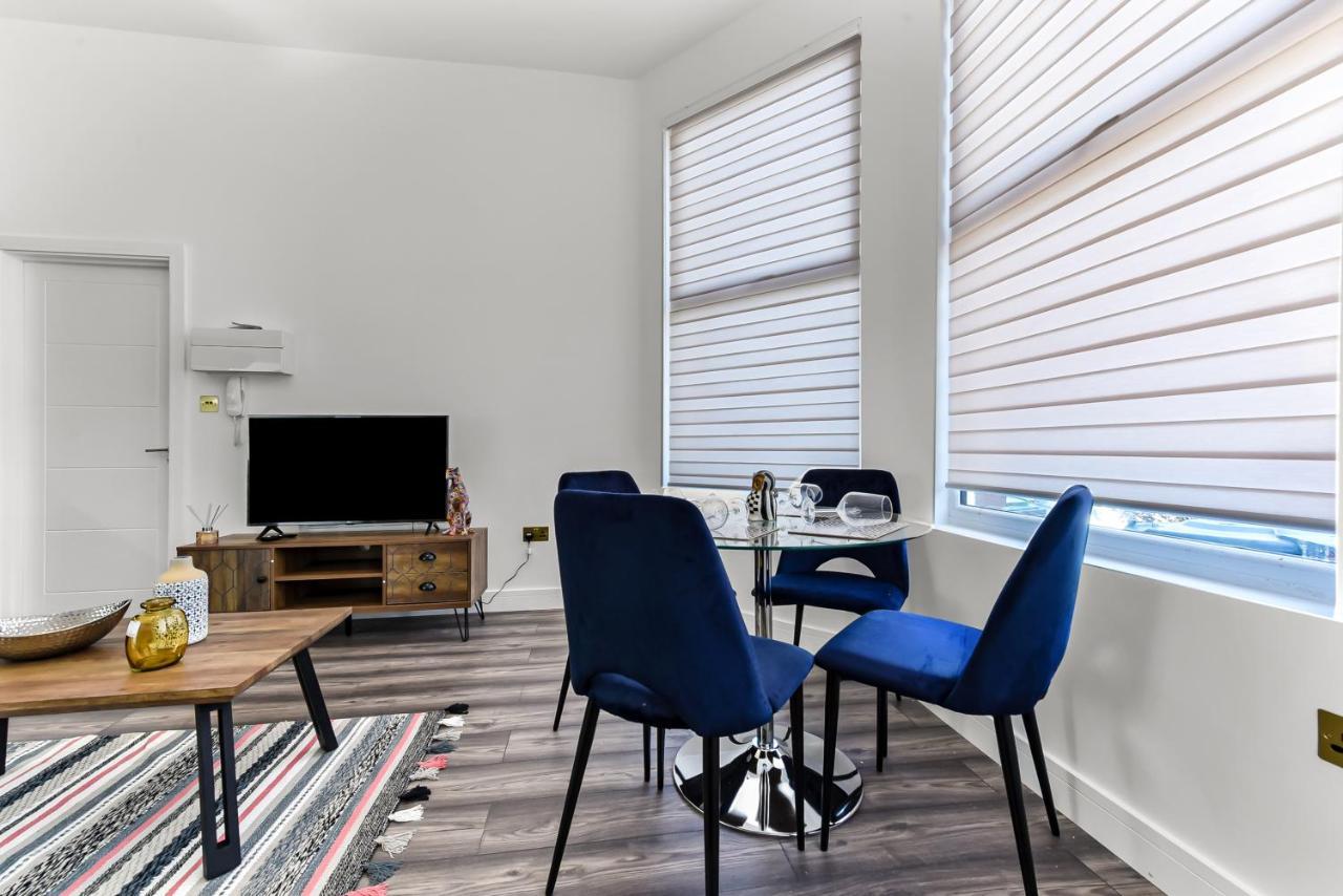 Comfy And Contemporary One Bedroom Flat Appartamento