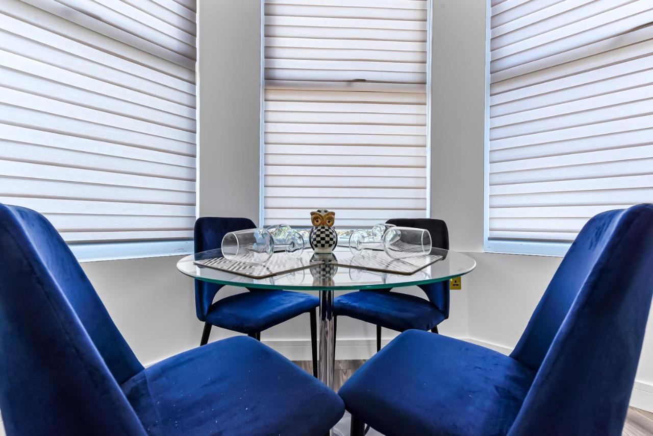 Comfy And Contemporary One Bedroom Flat