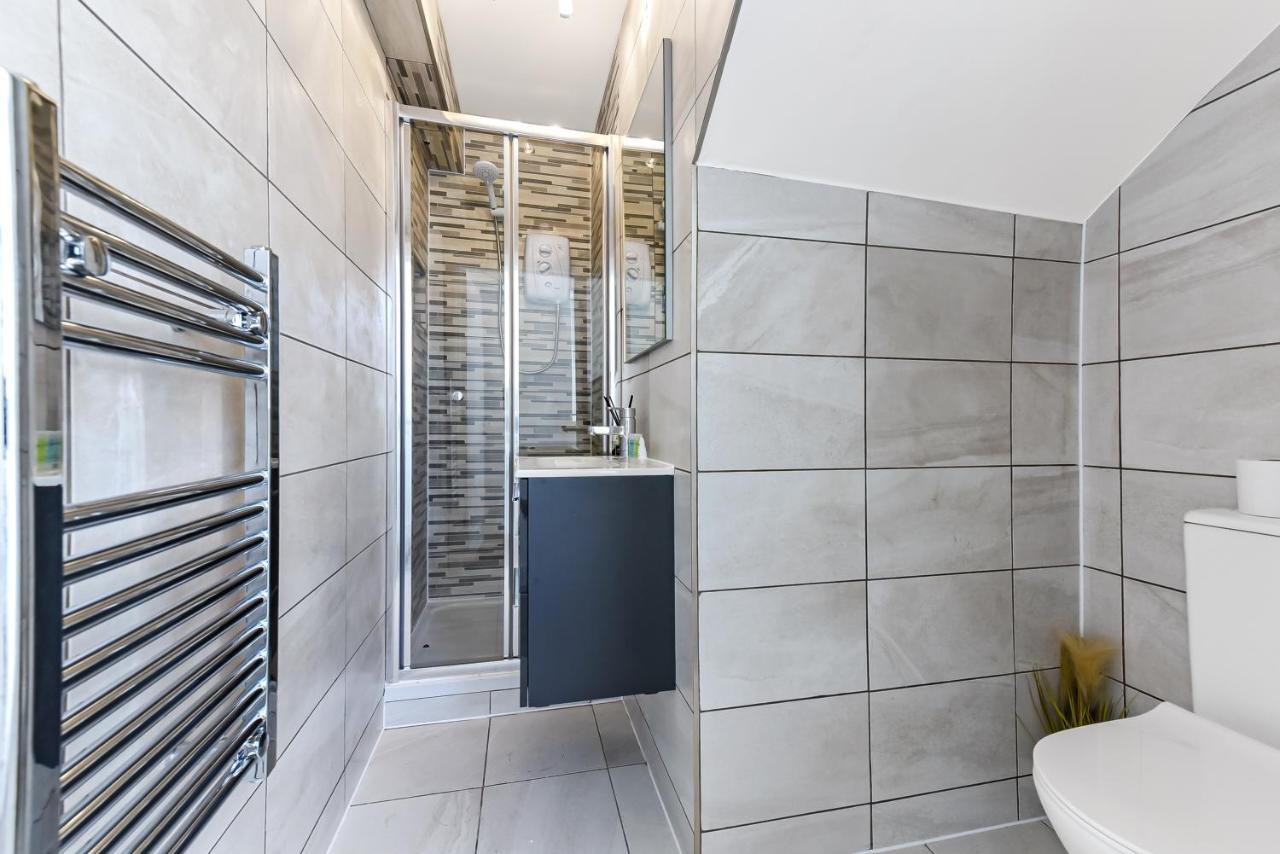 Comfy And Contemporary One Bedroom Flat Appartamento